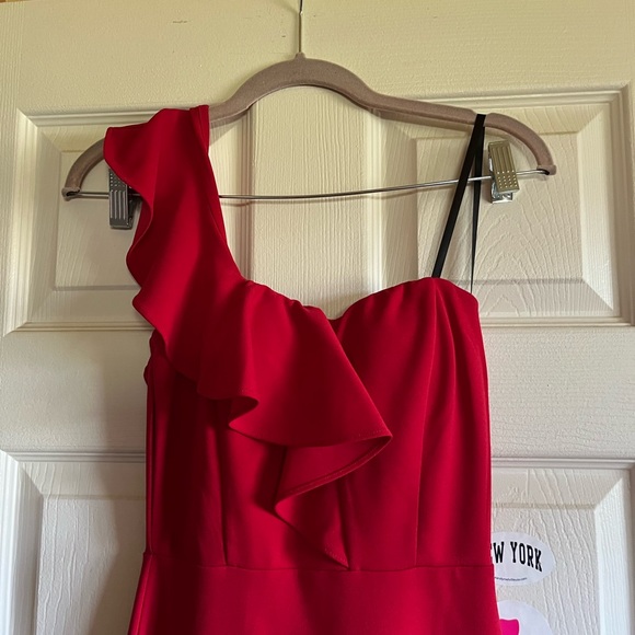 Windsor Red Gown - Picture 3 of 6